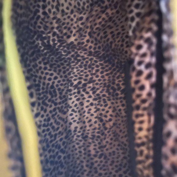 Isabella Footed Crossbody Bag in Yellow - Picture 3 of 10